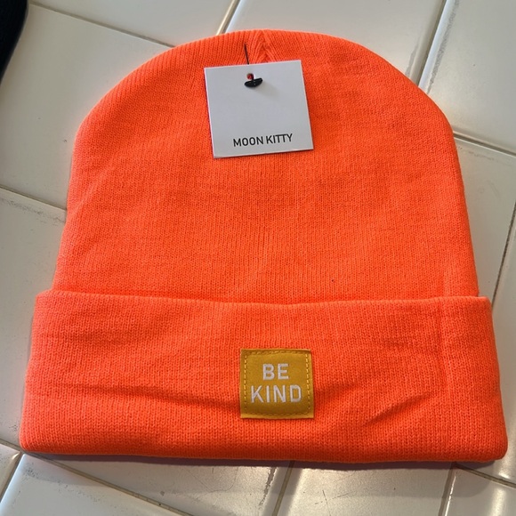 NWT moon, kitty two-piece women’s beanie set - Picture 4 of 4